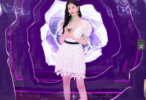 今日头条吃瓜女主角是谁,她是谁？